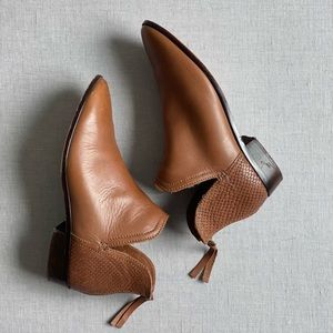 Brown Kenneth Cole ankle booties
